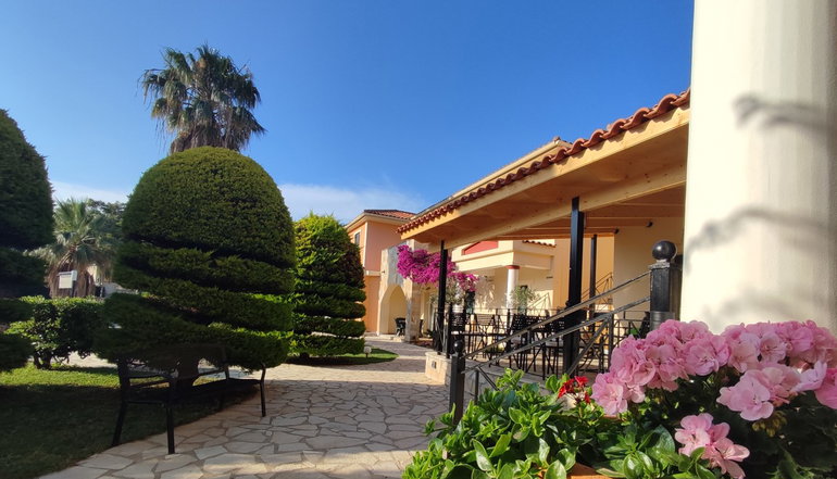 Elanthi Village Hotel