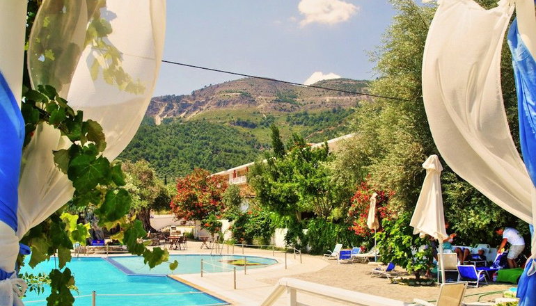4* Maranton Beach Hotel