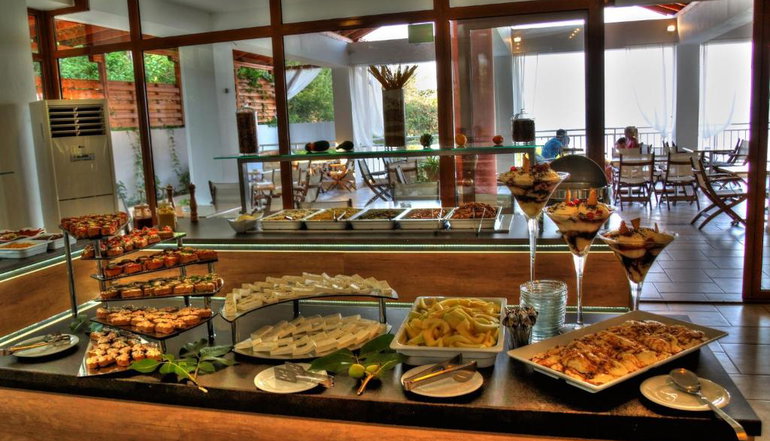 4* Maranton Beach Hotel