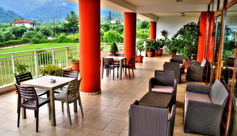 4* Maranton Beach Hotel