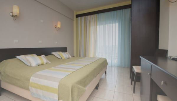 4* Maranton Beach Hotel