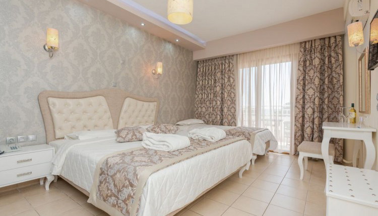 4* Maranton Beach Hotel