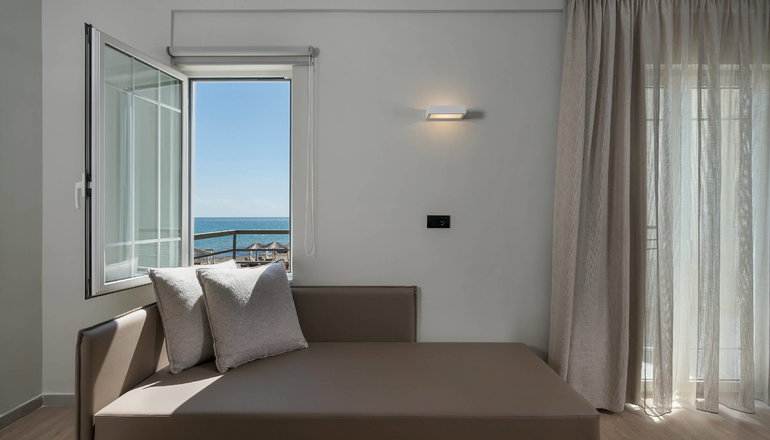 4* Mare Blue & Suites