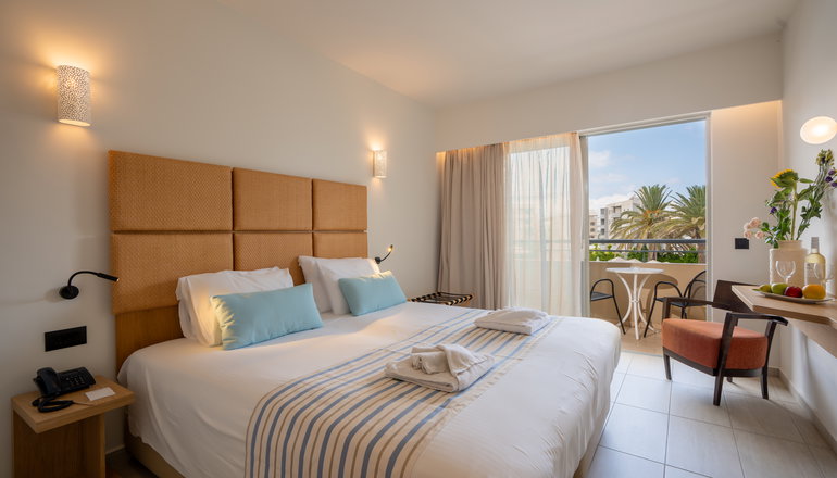 4* Minos Hotel