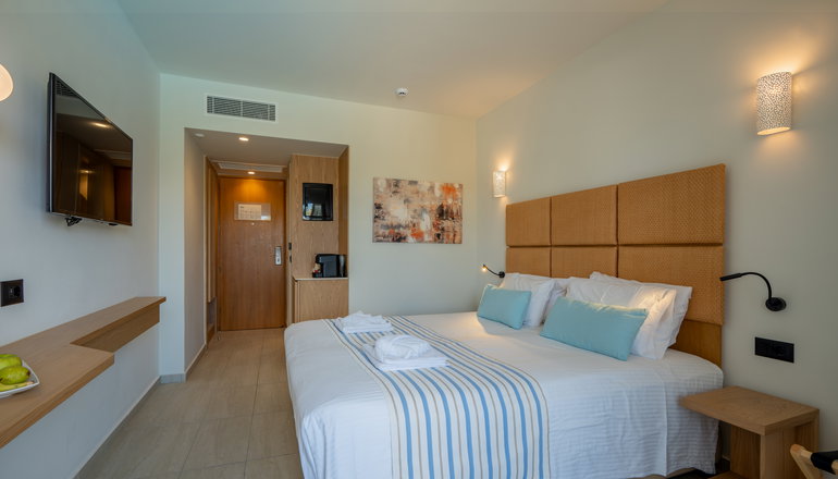 4* Minos Hotel