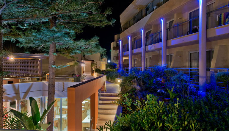 4* Minos Hotel