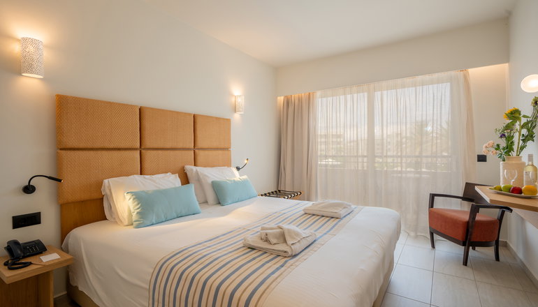 4* Minos Hotel