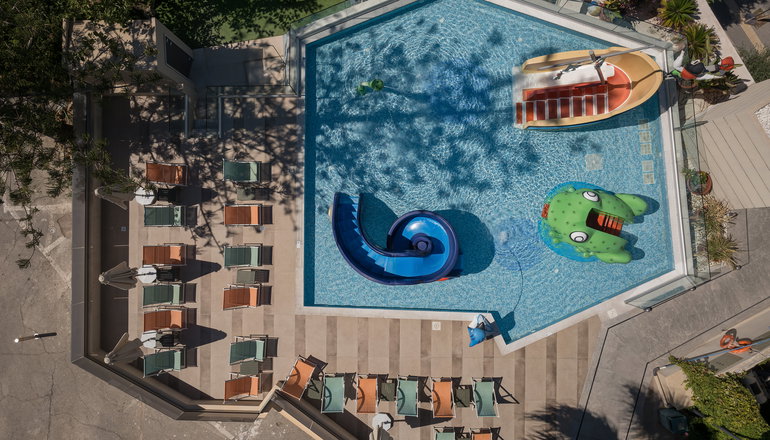 4* Minos Hotel