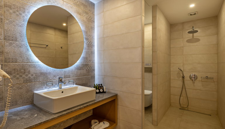4* Minos Hotel