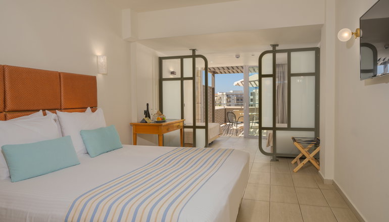 4* Minos Hotel