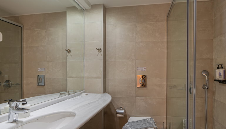 4* Minos Hotel