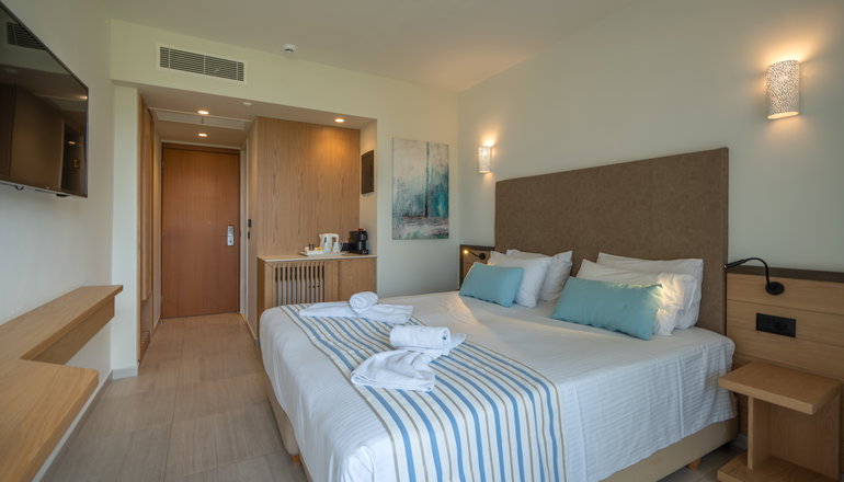 4* Minos Hotel