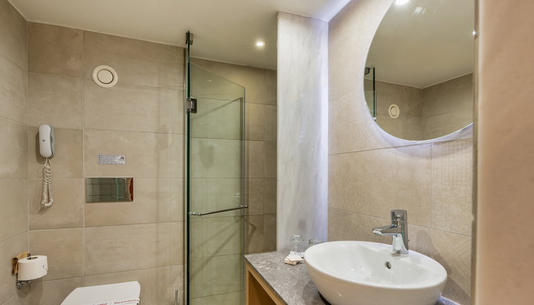 4* Minos Hotel