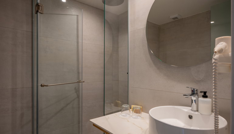 4* Minos Hotel