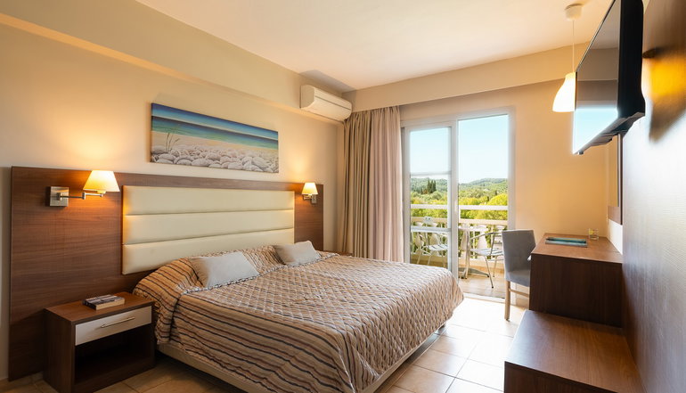 4* Canvas by Mitsis Messonghi - Μωραΐτικα, Κέρκυρα