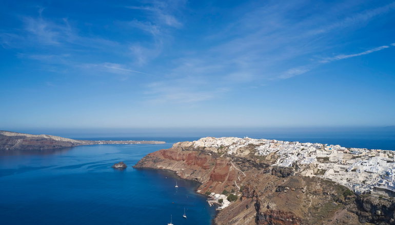 4* Mr & Mrs White Santorini