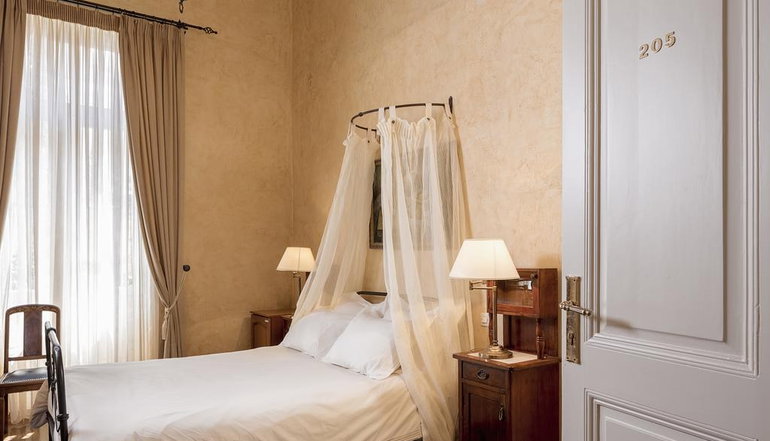 4* Nafsimedon Hotel