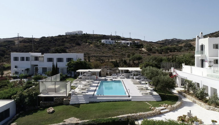 4* Naoussa Hills Boutique Resort