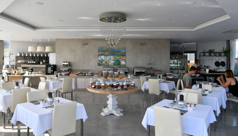 4* Naoussa Hills Boutique Resort