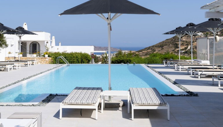4* Naoussa Hills Boutique Resort