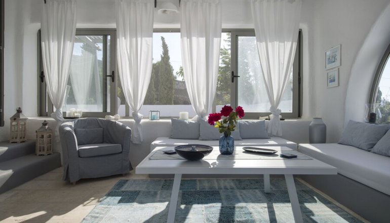 4* Naoussa Hills Boutique Resort