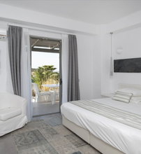 4* Naoussa Hills Boutique Resort