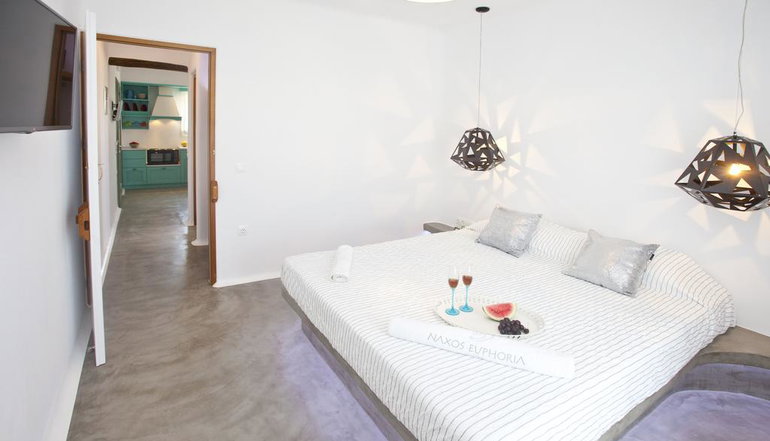 Naxos Euphoria Suites