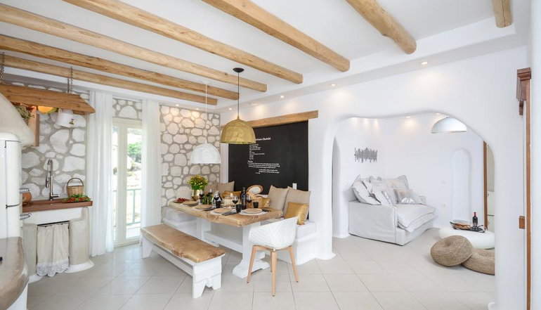 Naxos Euphoria Suites