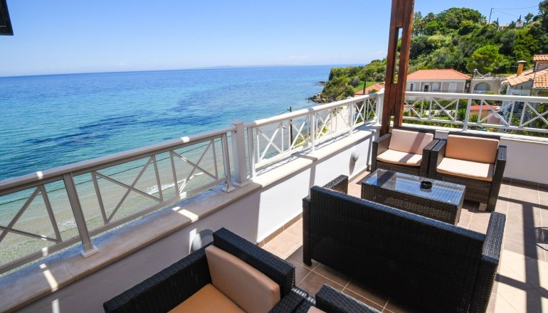 4* Nefeli Beach