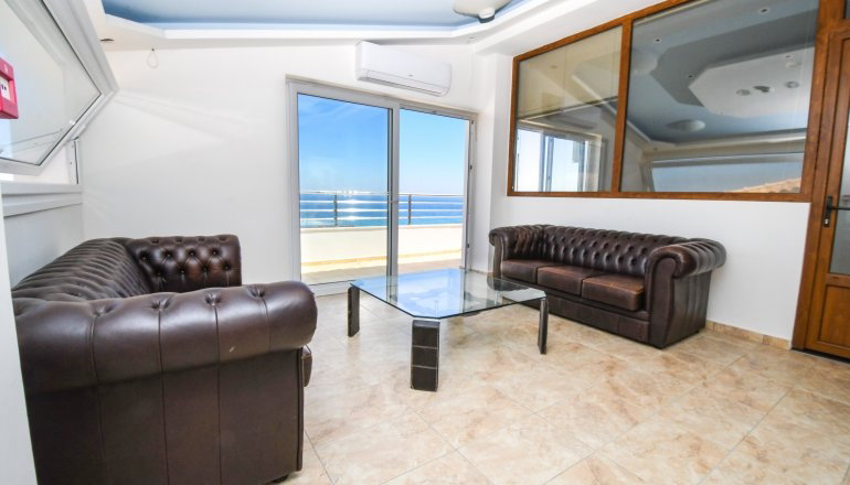 4* Nefeli Beach