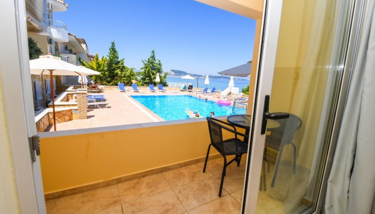 4* Nefeli Beach