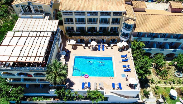 4* Nefeli Beach