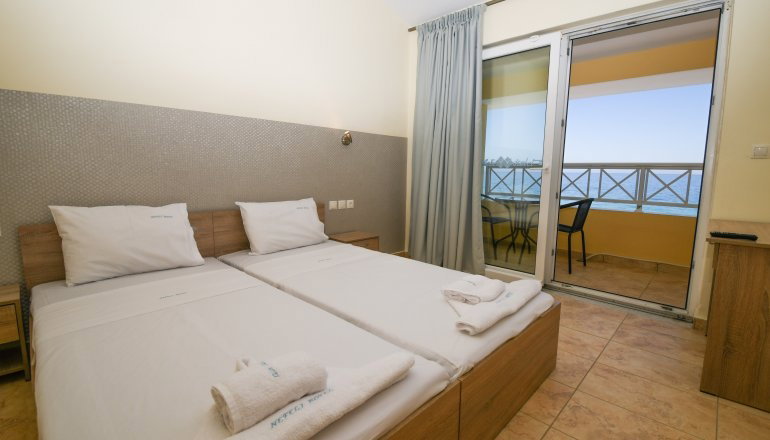 4* Nefeli Beach