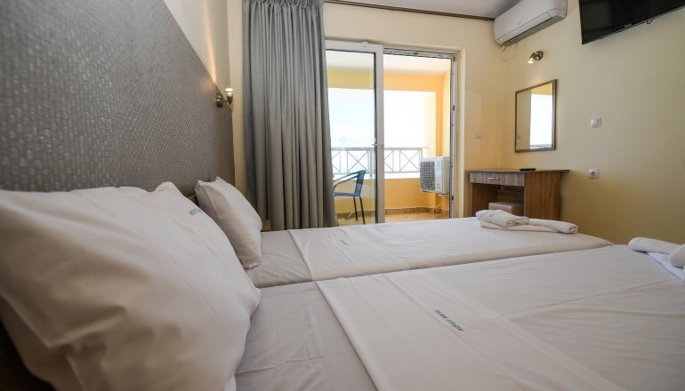 4* Nefeli Beach