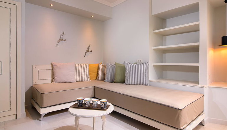 4* Neikos Luxury Suites - Χανιώτη, Χαλκιδική