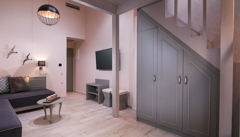 4* Neikos Luxury Suites - Χανιώτη, Χαλκιδική