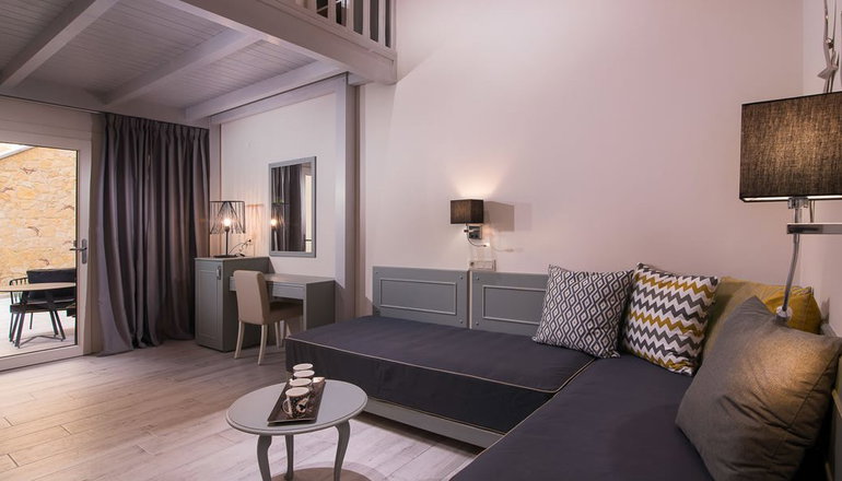 4* Neikos Luxury Suites - Χανιώτη, Χαλκιδική