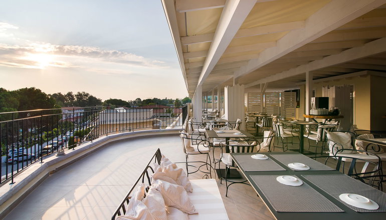 4* Neikos Luxury Suites - Χανιώτη, Χαλκιδική