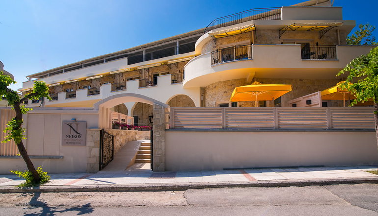 4* Neikos Luxury Suites - Χανιώτη, Χαλκιδική