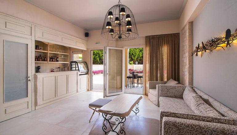 4* Neikos Luxury Suites - Χανιώτη, Χαλκιδική