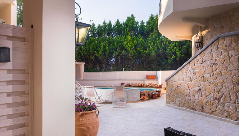 4* Neikos Luxury Suites - Χανιώτη, Χαλκιδική