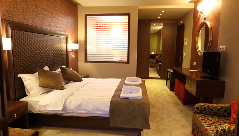 4* Nevros Hotel & Spa