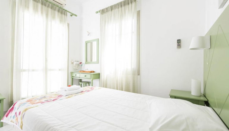 4* Nissos Thira Hotel
