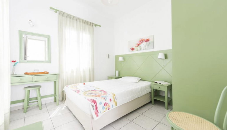 4* Nissos Thira Hotel