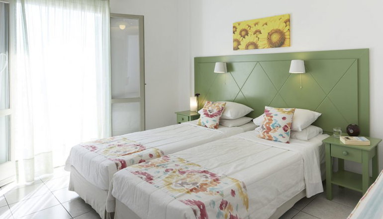 4* Nissos Thira Hotel