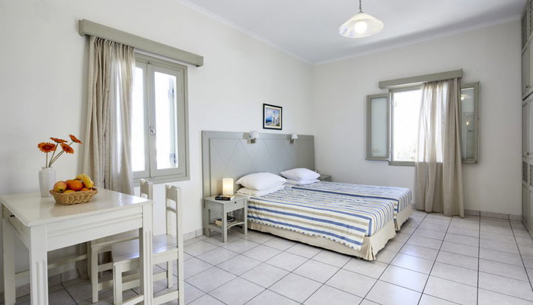 4* Nissos Thira Hotel