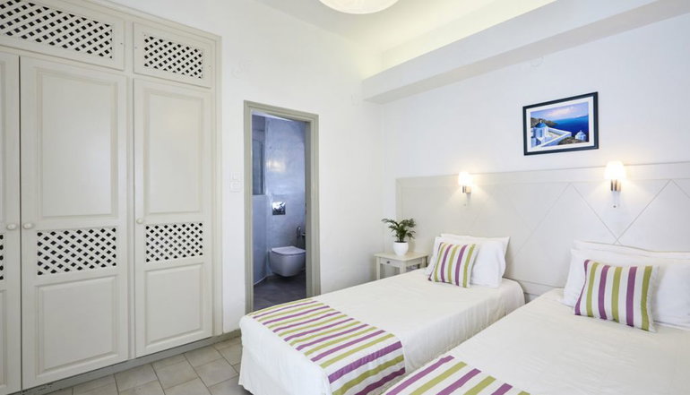 4* Nissos Thira Hotel