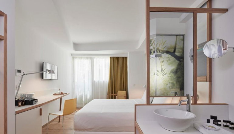 4* Olive Green Hotel