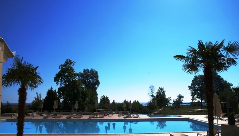 4* Olympian Bay