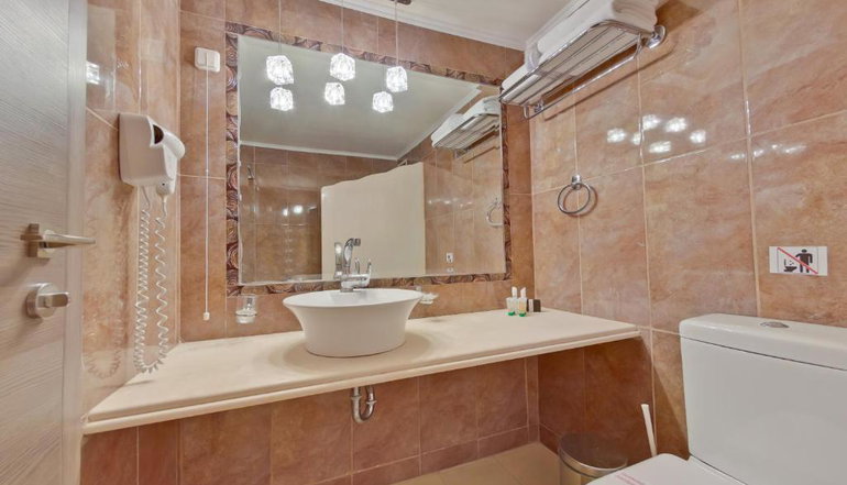 4* Palmariva Beach